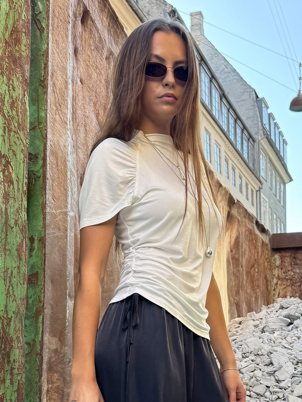 Papilon-F_White_Content_0