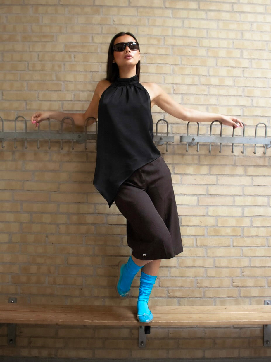 Carien-F_Black_Content_0